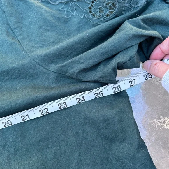 Chico's size 4/US 20 deep spruce green eyelet lace cotton cutout blouse - Picture 7 of 10